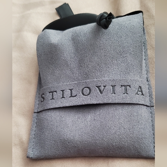 Bracelet - Picture 1 of 3